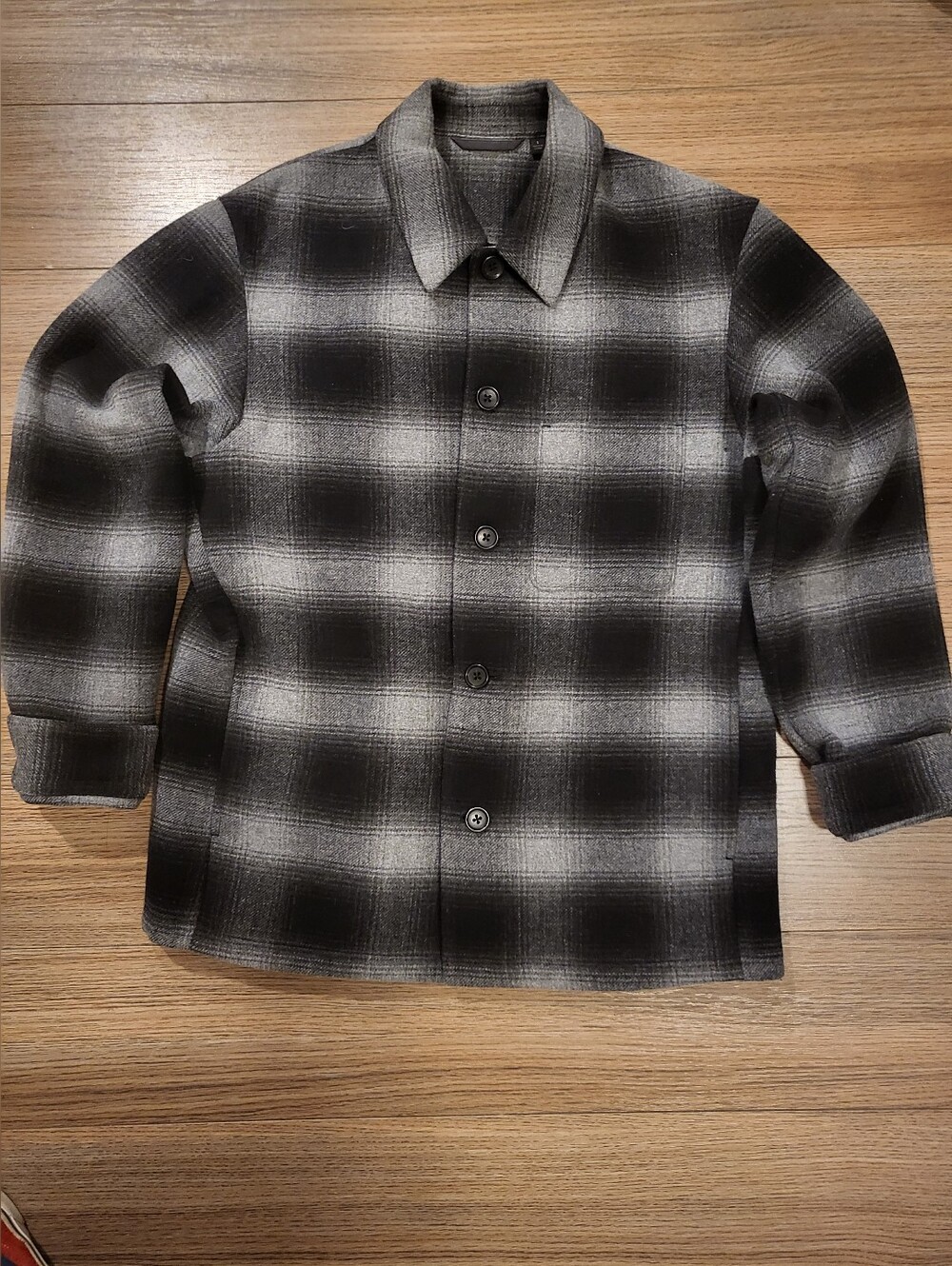 Men's Uniqlo Black & Gray Plaid Button-Up Jacket